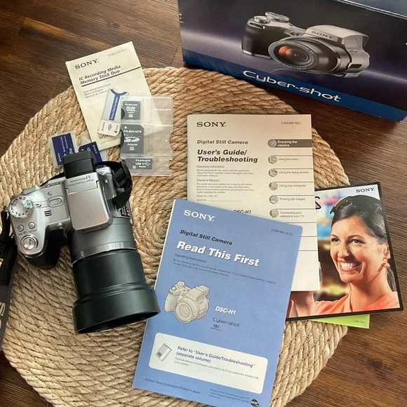 Sony Cyber-shot DSC-H1 DSC Super SteadyShot 5.1 Mega Pixels 12.0x Zoom in Box - Picture 3 of 16